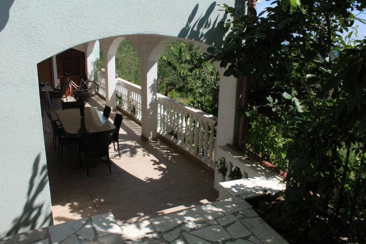 Apartmani Ela Prvic Luka Exterior photo