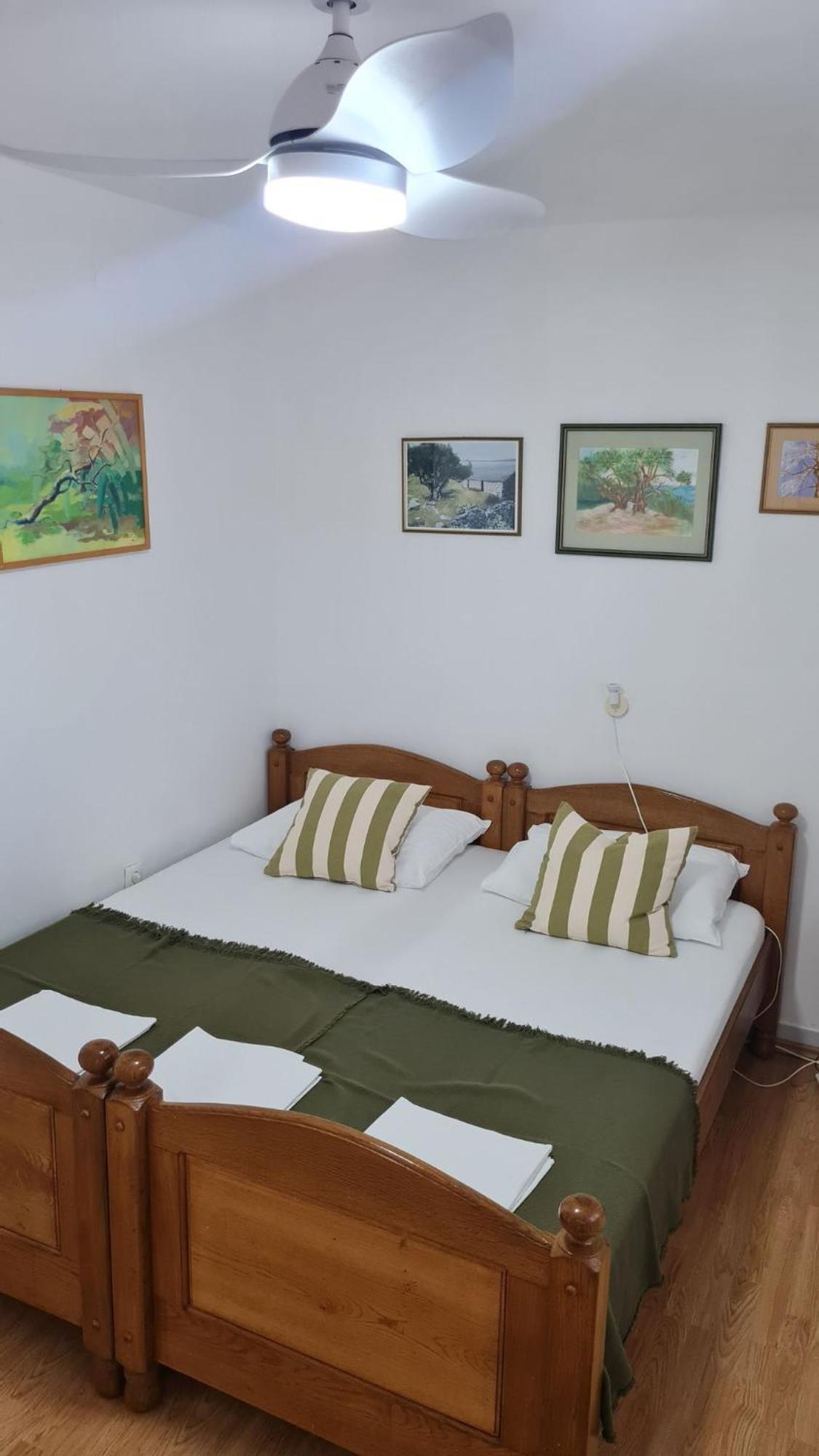 Apartmani Ela Prvic Luka Exterior photo